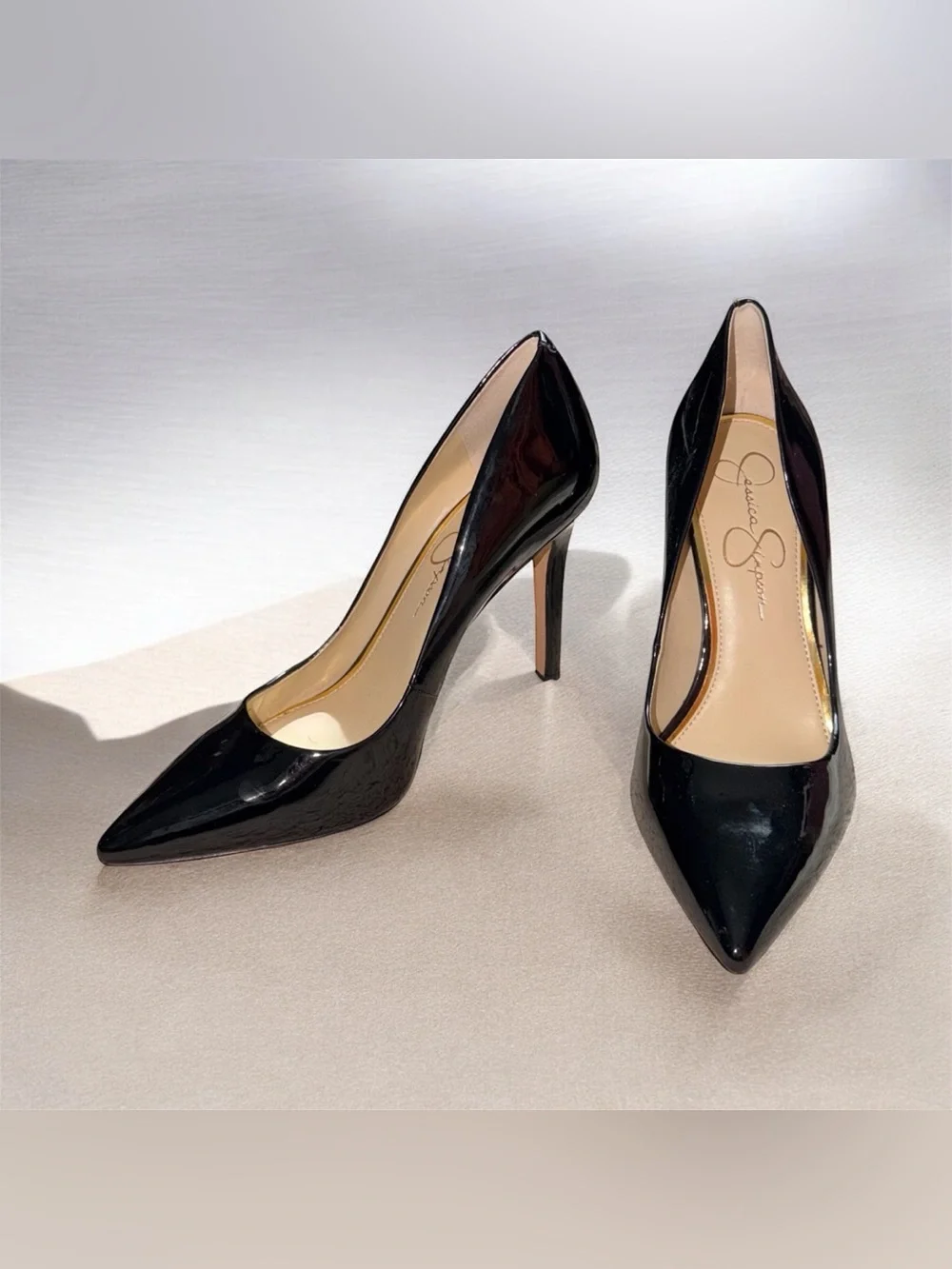 Jessica Simpson Cassani Pump size 9